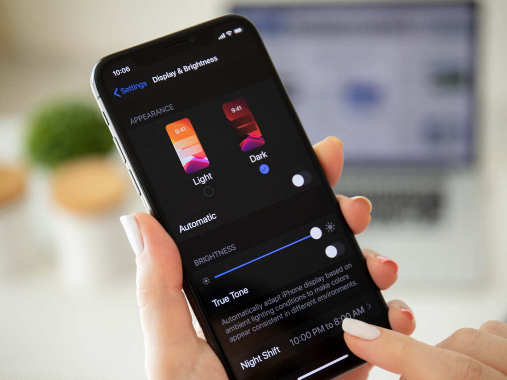 Selecting device colour theme on mobile